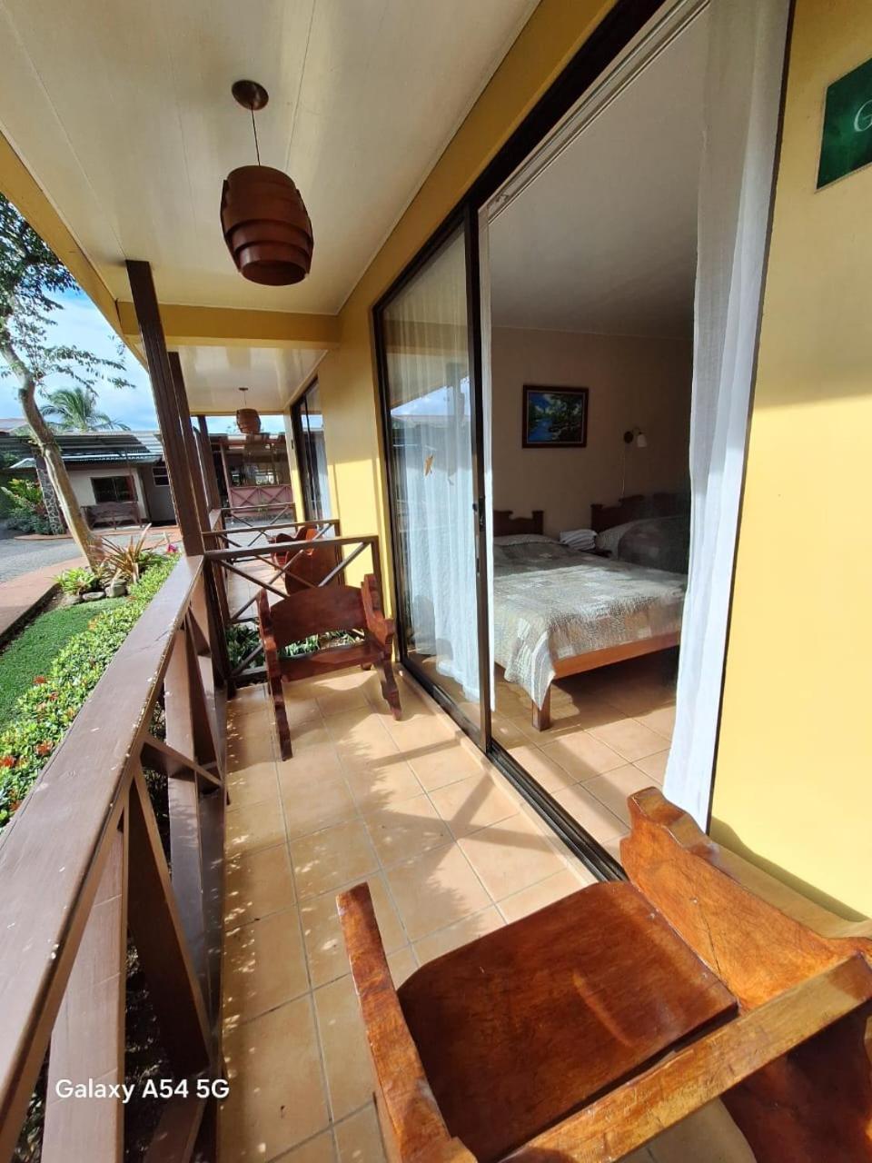 Iris Arenal Hotel Ла Фортуна Экстерьер фото