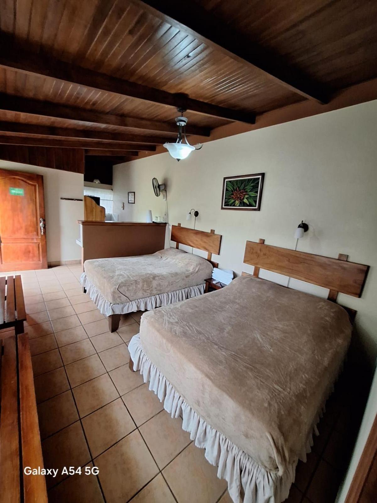 Iris Arenal Hotel Ла Фортуна Экстерьер фото