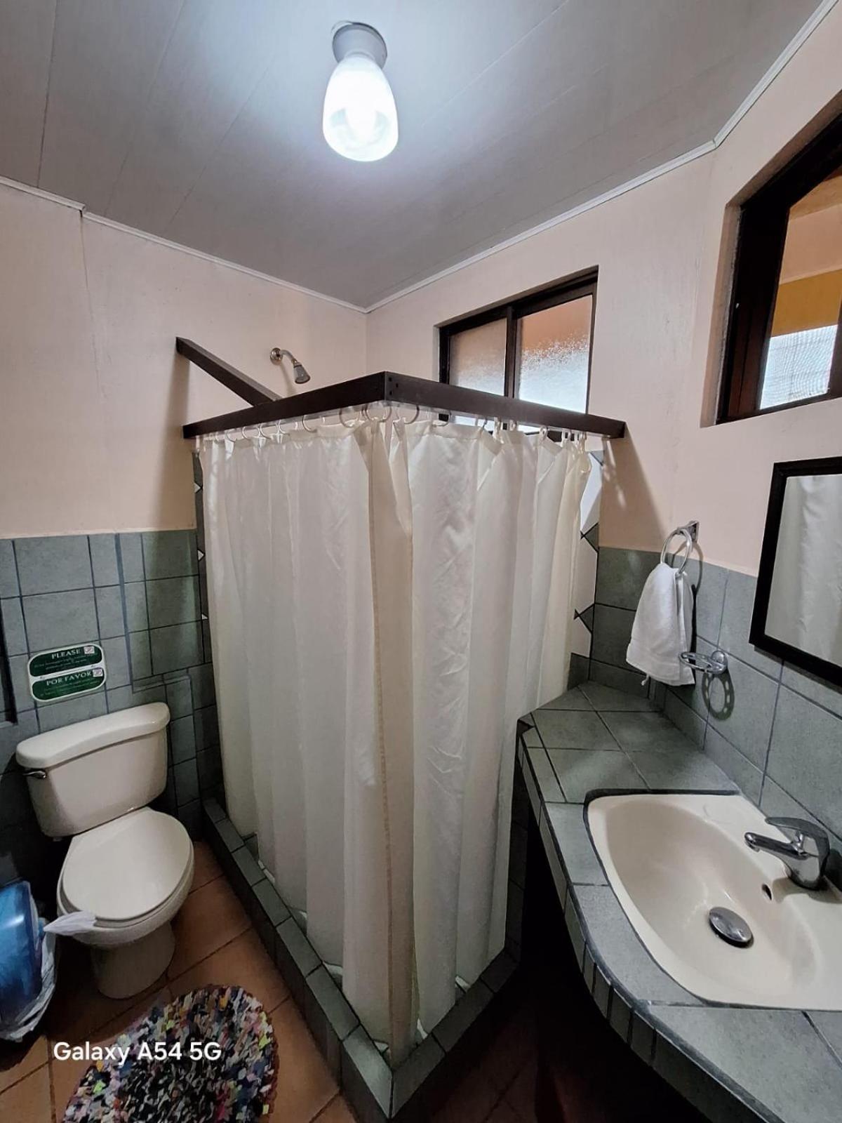 Iris Arenal Hotel Ла Фортуна Экстерьер фото