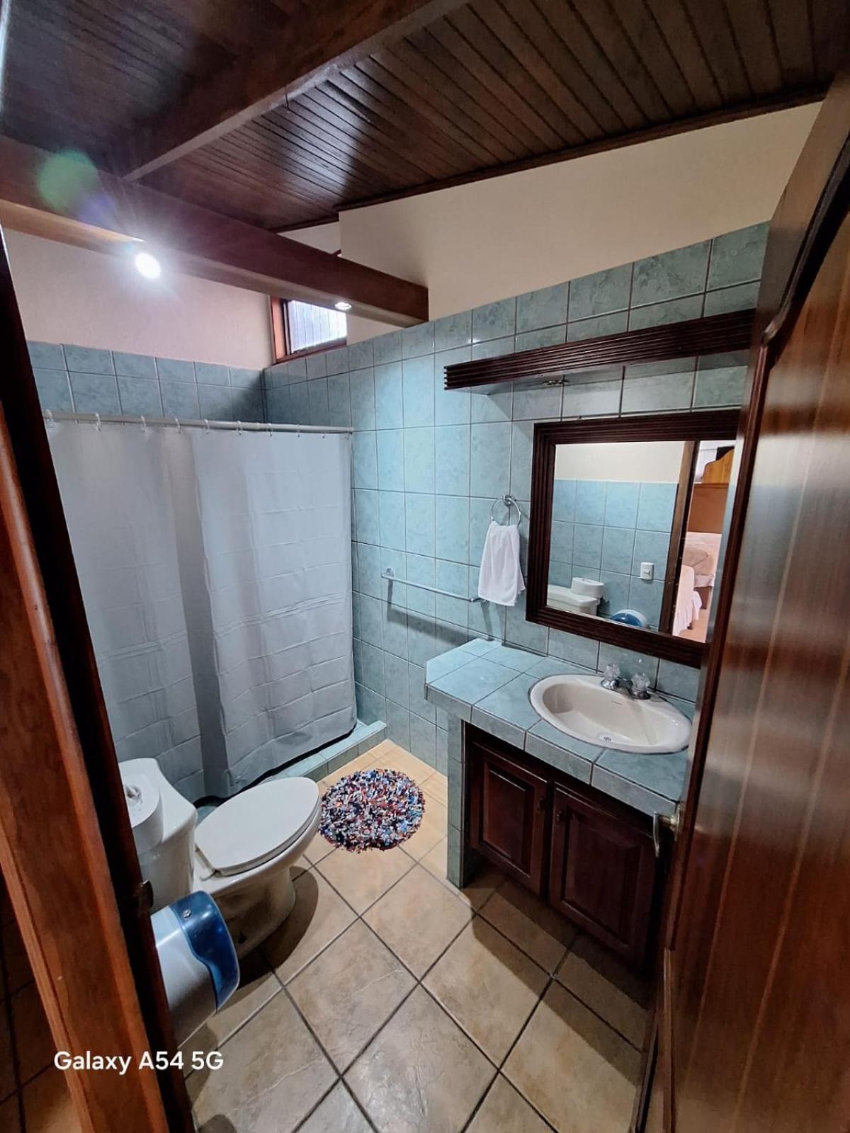 Iris Arenal Hotel Ла Фортуна Экстерьер фото