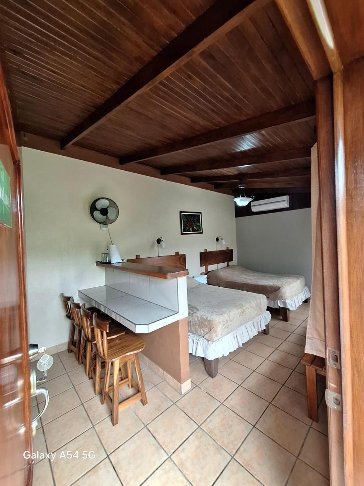Iris Arenal Hotel Ла Фортуна Экстерьер фото